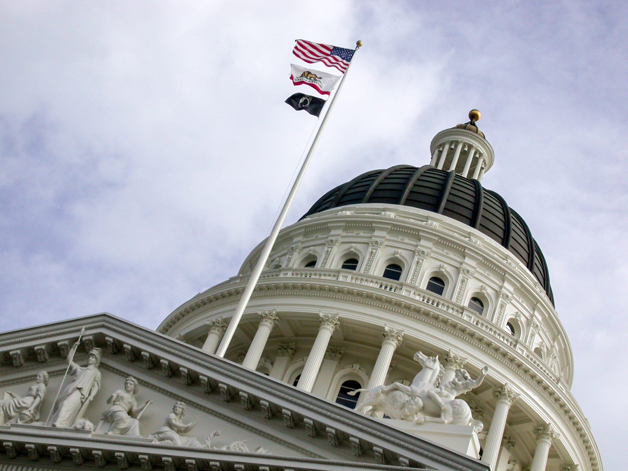 California State Capitol in Sacramento, illustrating AB 2409 restrictions on public-official memecoins
